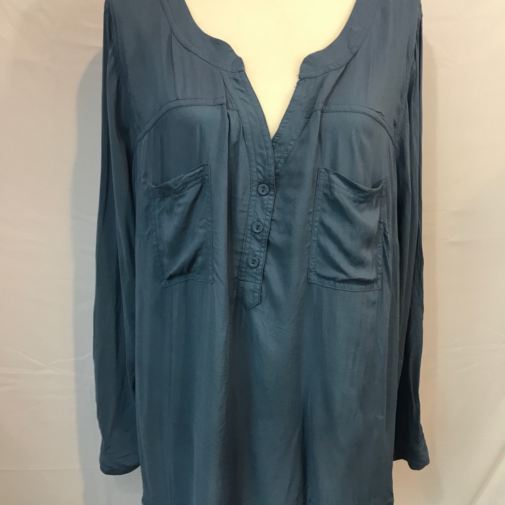Torrid Button Down Tunic Top A0079 - image 4